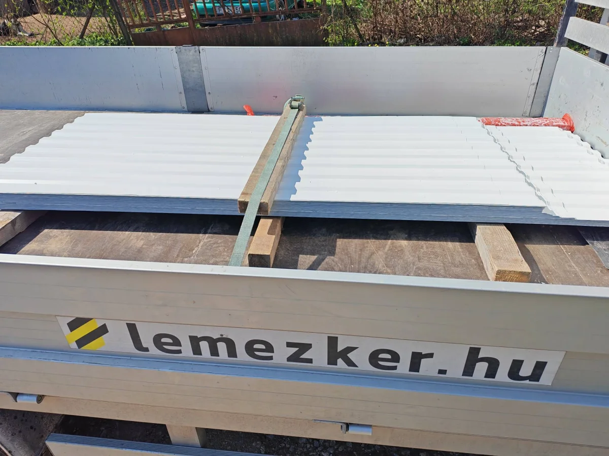 🐾🏗️ HALADUNK ELŐRE – MEGÉRKEZTEK AZ ANYAGOK 🏗️🐾